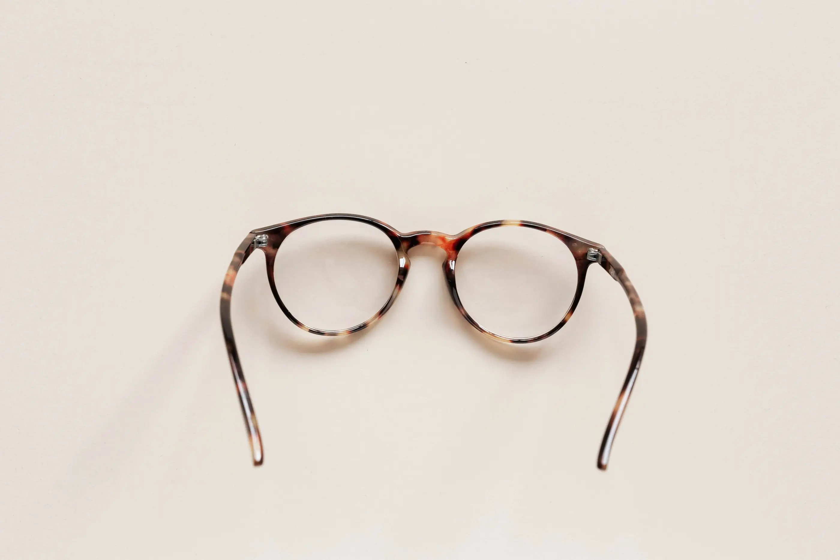 Round tortoiseshell frames